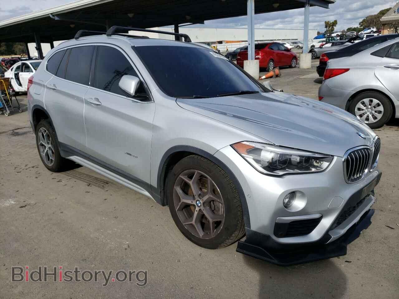 2017 BMW X1 - VIN: WBXHT3C36H5F68582 - Фото 4
