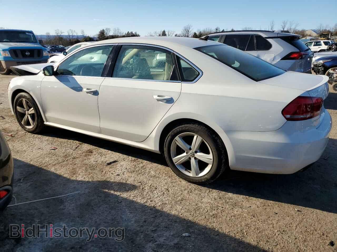 2013 VOLKSWAGEN PASSAT - VIN: 1VWBP7A32DC007782 - Фото 2