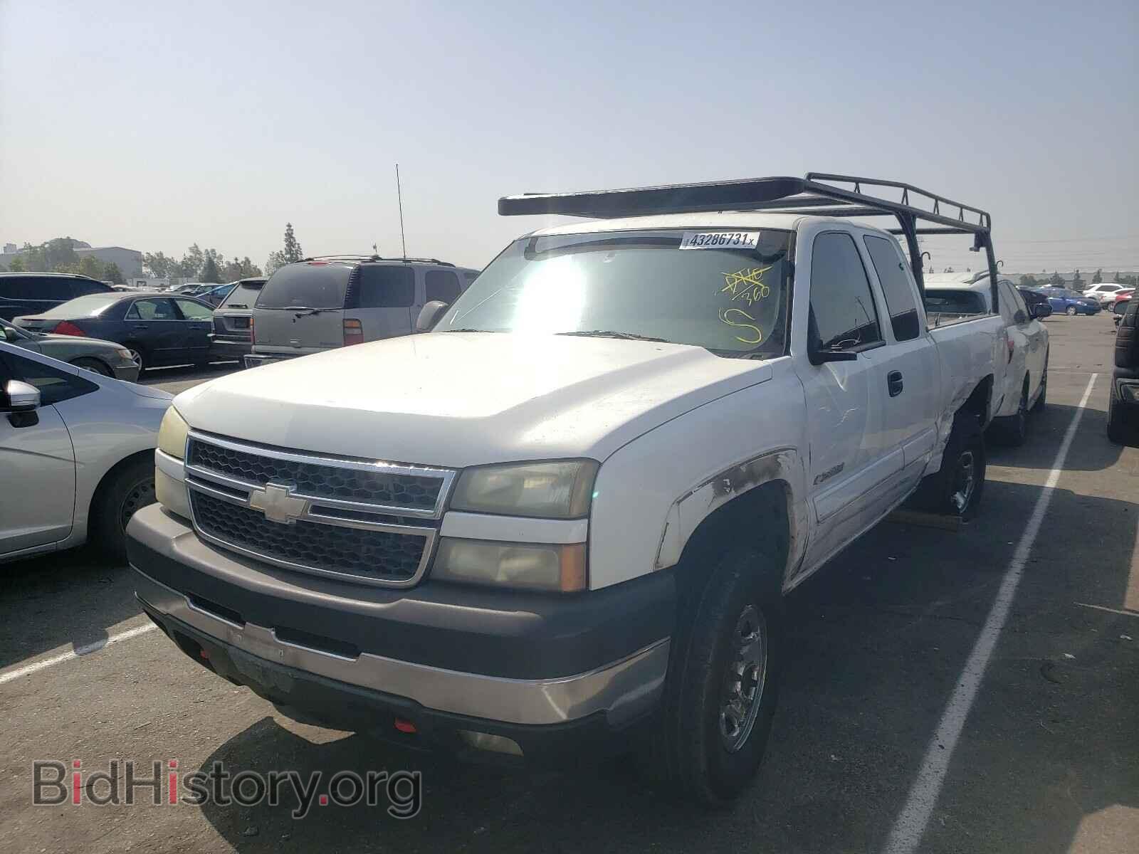 2006 CHEVROLET SILVERADO - VIN: 1GCHC29G26E121694 - Фото 2