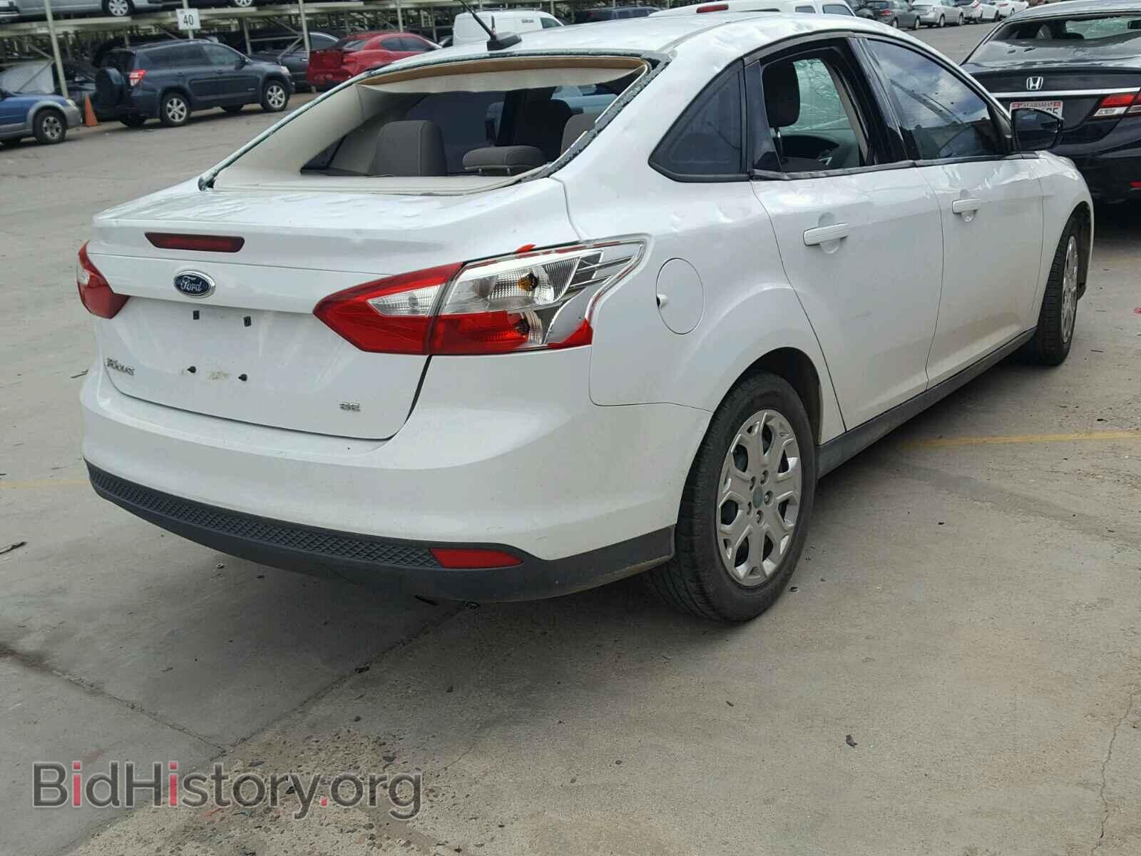 2012 Ford FOCUS (VIN 1FAHP3F23CL120229) — фото 4 из 10