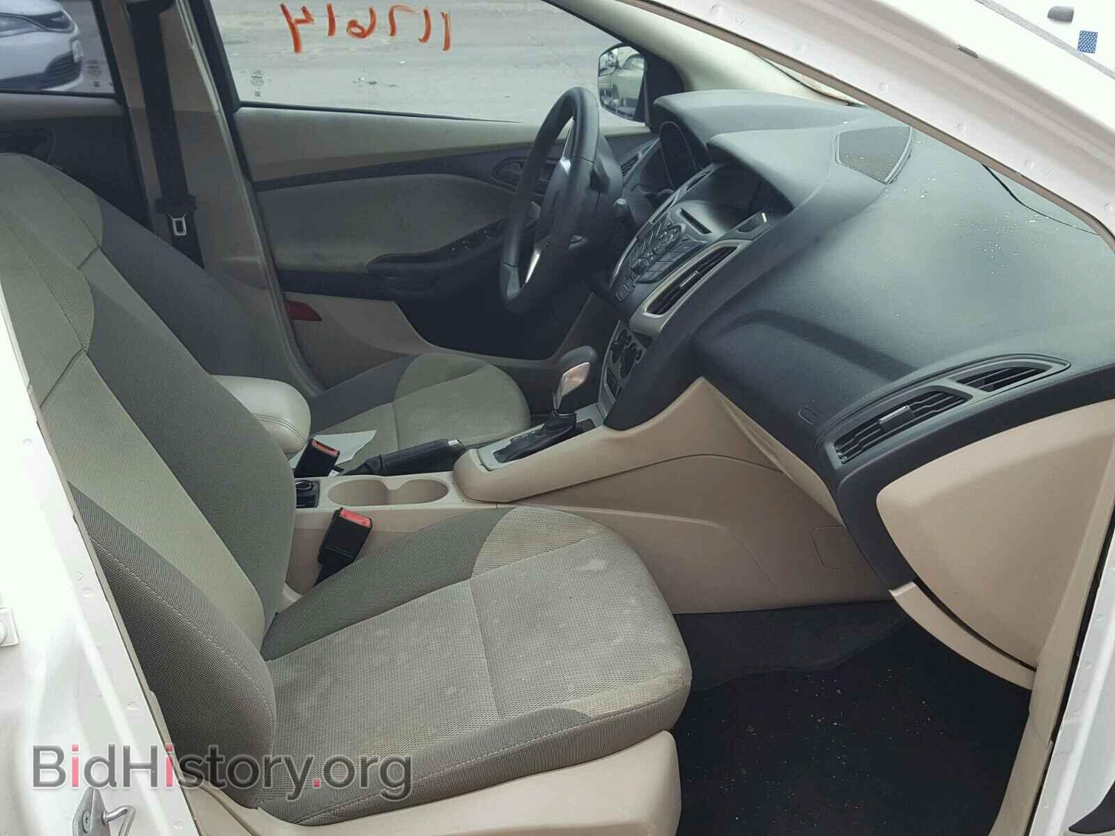 2012 Ford FOCUS (VIN 1FAHP3F23CL120229) — фото 5 из 10