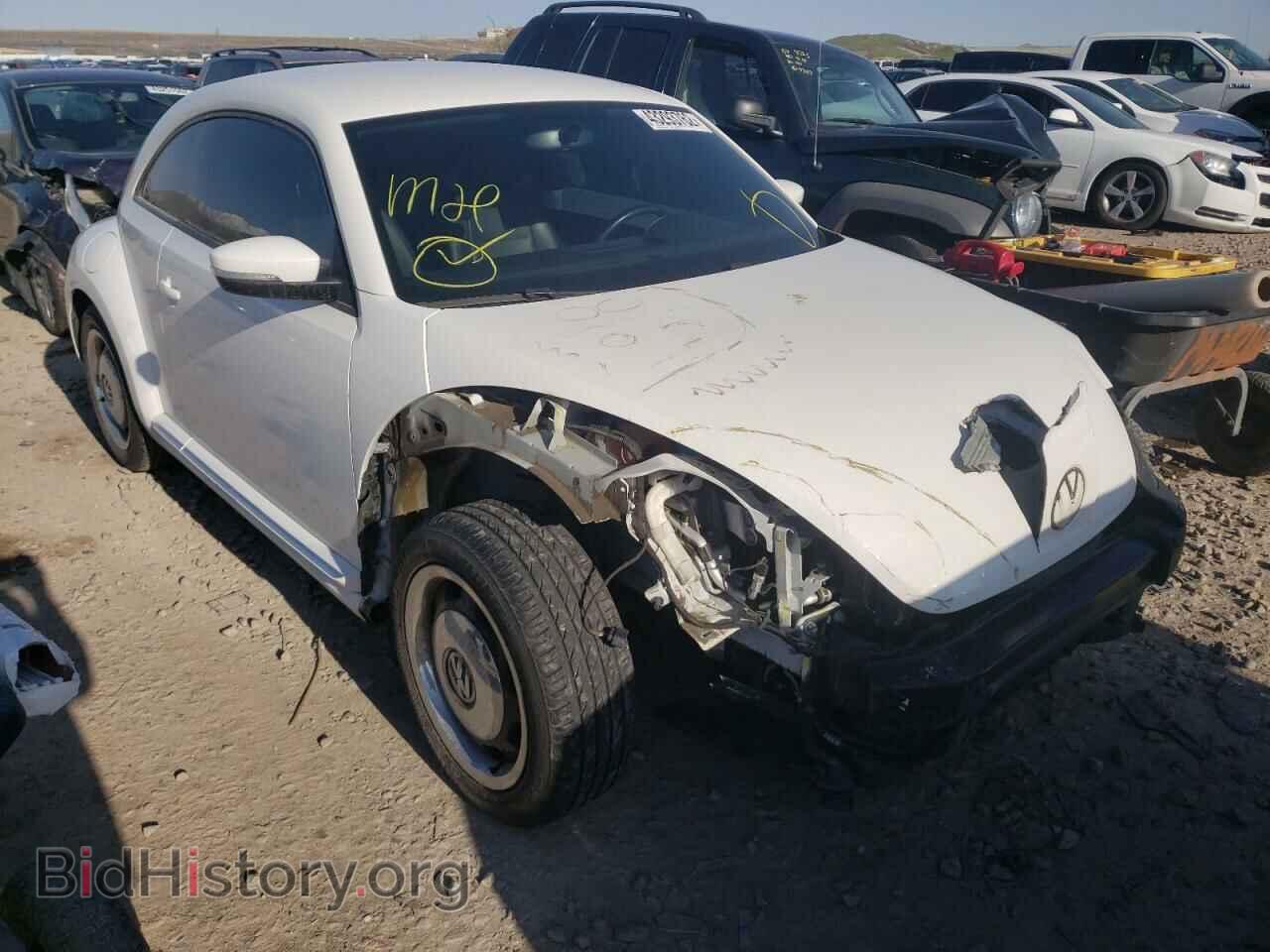 Photo 3VWJP7AT7DM607014 - VOLKSWAGEN BEETLE 2013