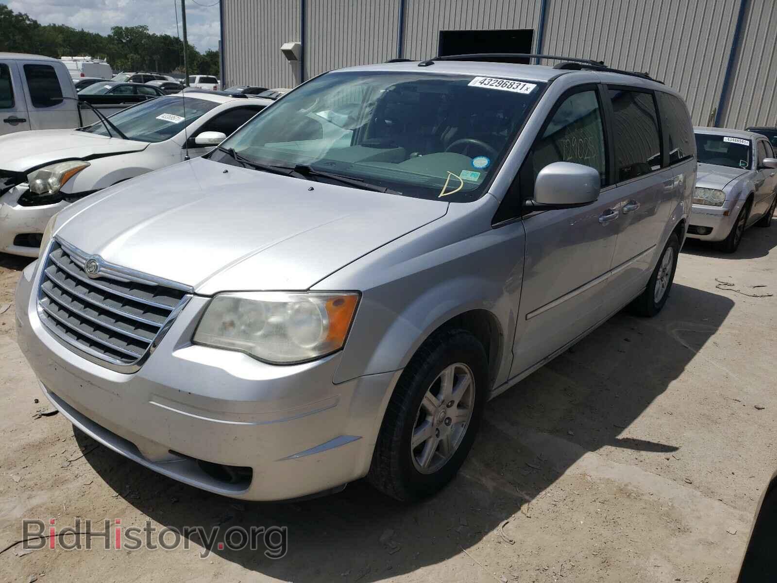 2009 CHRYSLER MINIVAN - VIN: 2A8HR541X9R529279 - Фото 2