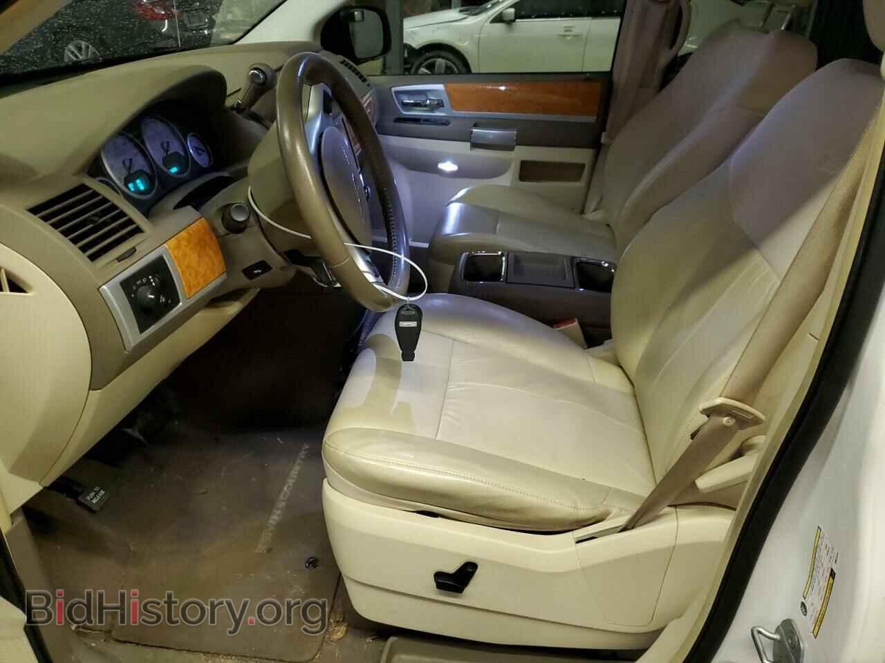 2008 CHRYSLER MINIVAN - VIN: 2A8HR64X28R827074 - Фото 7