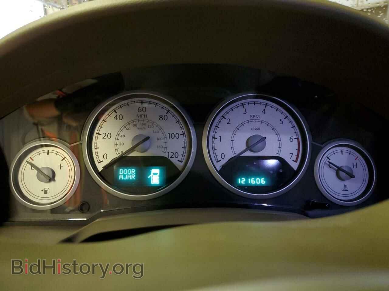 2008 CHRYSLER MINIVAN - VIN: 2A8HR64X28R827074 - Фото 9
