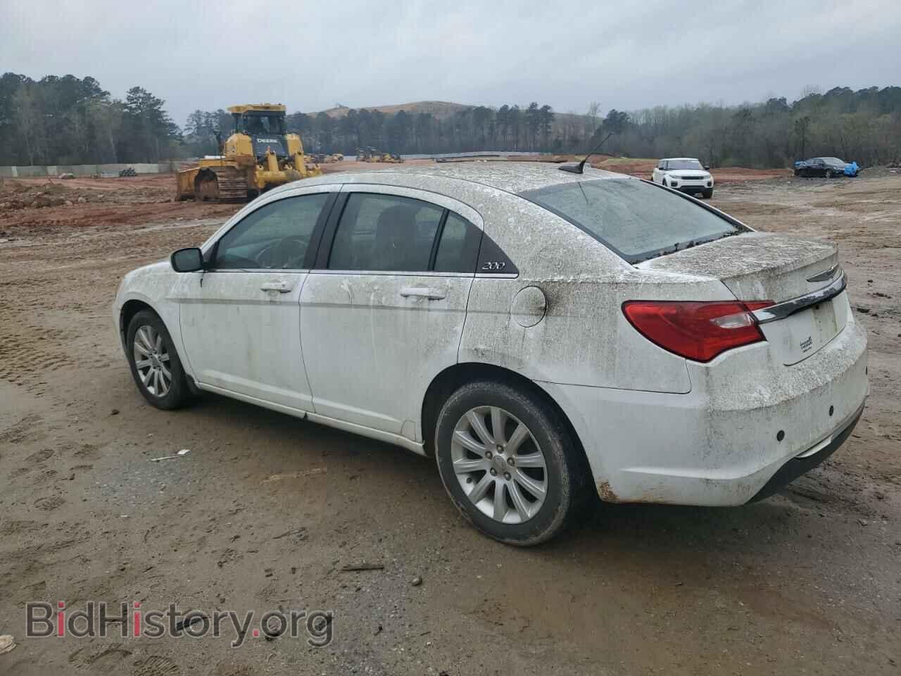 2011 CHRYSLER 200 - VIN: 1C3BC1FB1BN555211 - Фото 2