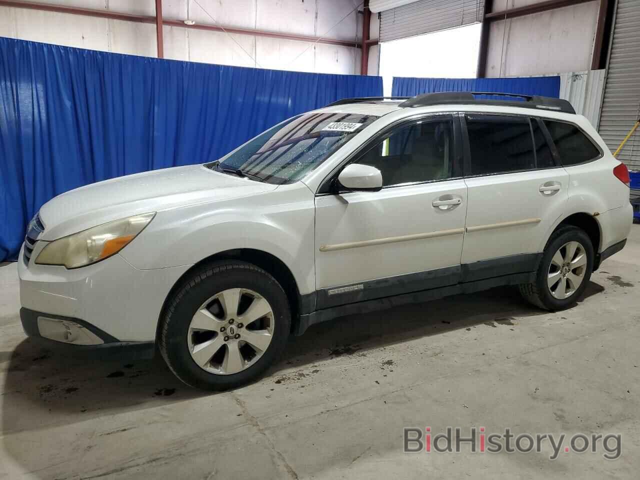 Photo 4S4BRDKC7B2435064 - SUBARU OUTBACK 2011