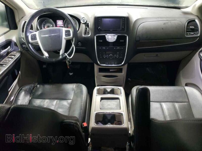2016 Chrysler MINIVAN (VIN 2C4RC1BG8GR305566) — photo 8 of 14