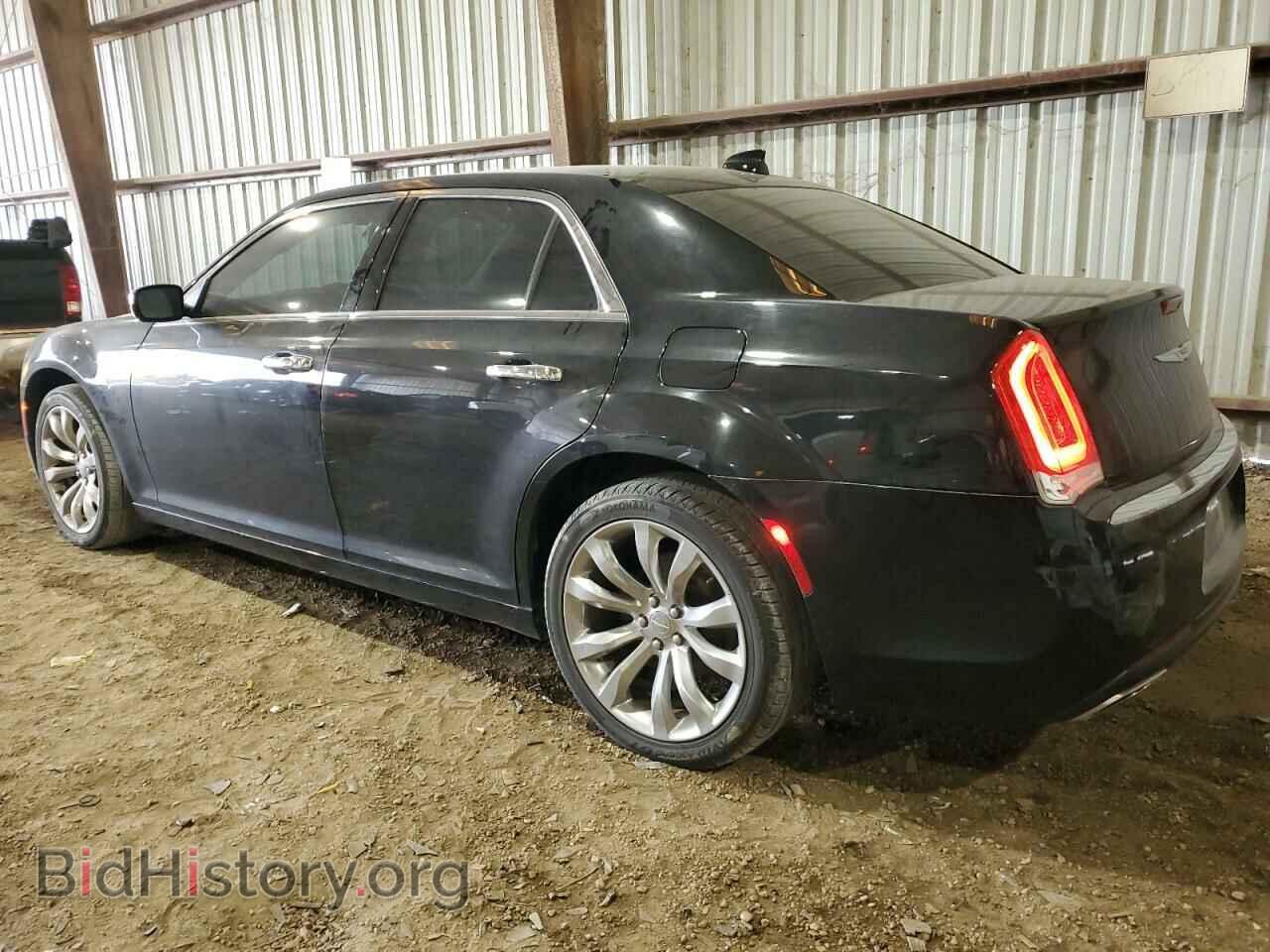 2019 CHRYSLER 300 - VIN: 2C3CCAEG0KH693557 - Фото 2