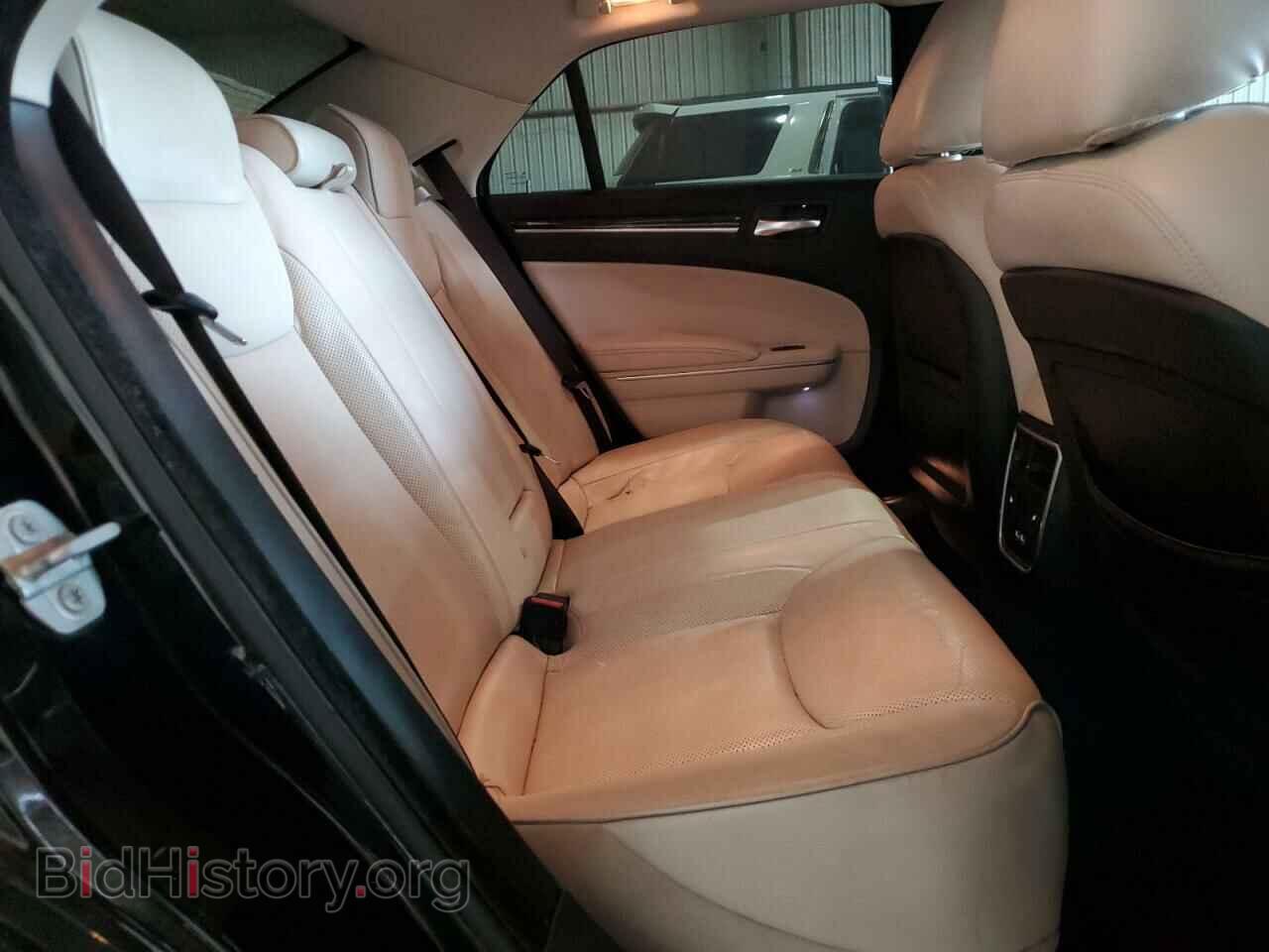 2019 CHRYSLER 300 - VIN: 2C3CCAEG0KH693557 - Фото 10