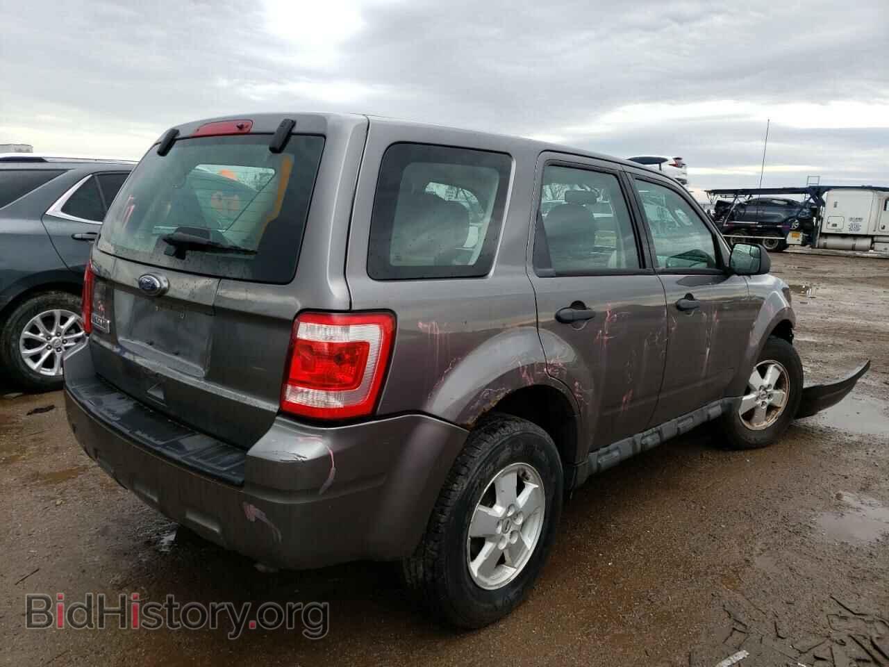 2010 FORD ESCAPE - VIN: 1FMCU0C76AKD05255 - Фото 3