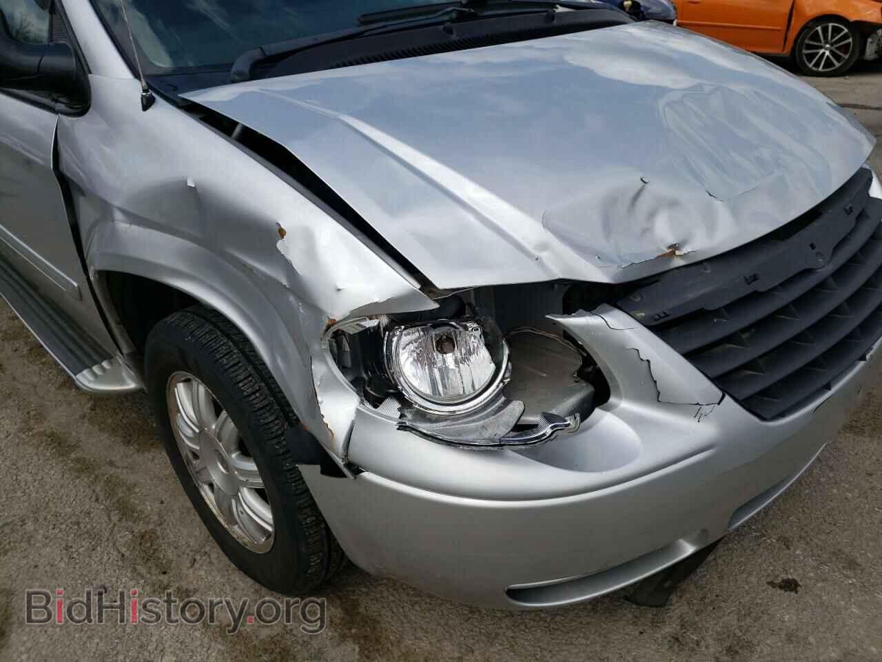 2006 CHRYSLER MINIVAN - VIN: 2A4GP54L56R756394 - Фото 9