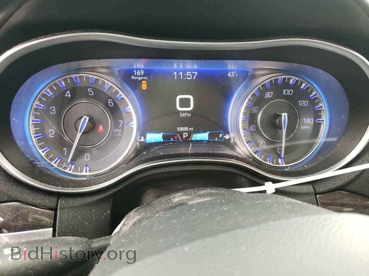 2016 CHRYSLER 300 - VIN: 2C3CCAKG1GH111414 - Фото 9
