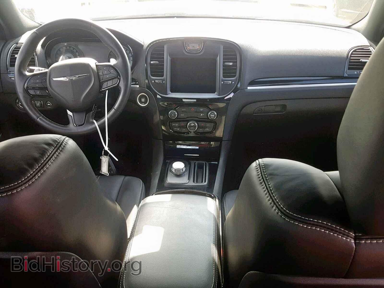 2019 CHRYSLER 300 - VIN: 2C3CCAGG9KH586326 - Photo 9