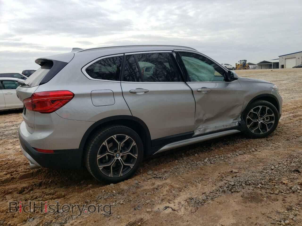 2021 BMW X1 - VIN: WBXJG7C03M3M76318 - Фото 3