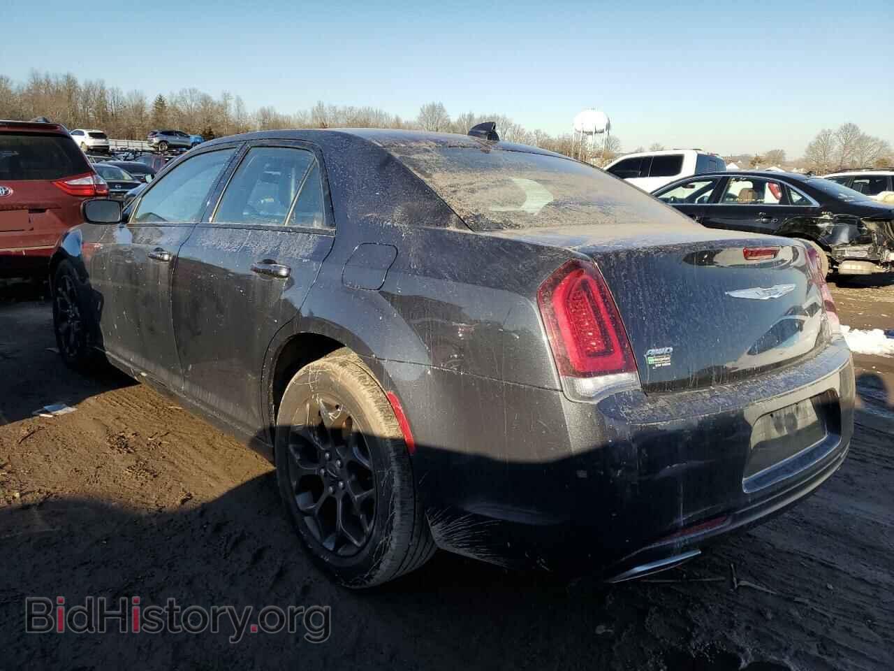 2019 CHRYSLER 300 - VIN: 2C3CCAGG8KH690807 - Photo 2