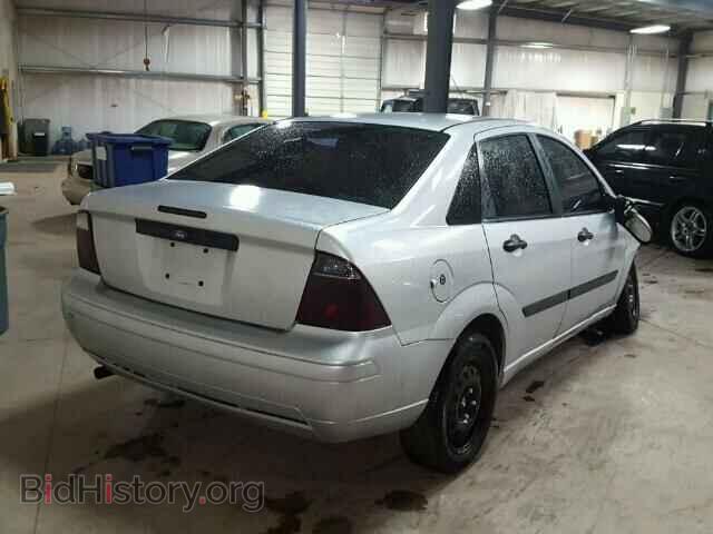 2005 FORD FOCUS - VIN: 1FAFP34N35W112380 - Фото 4