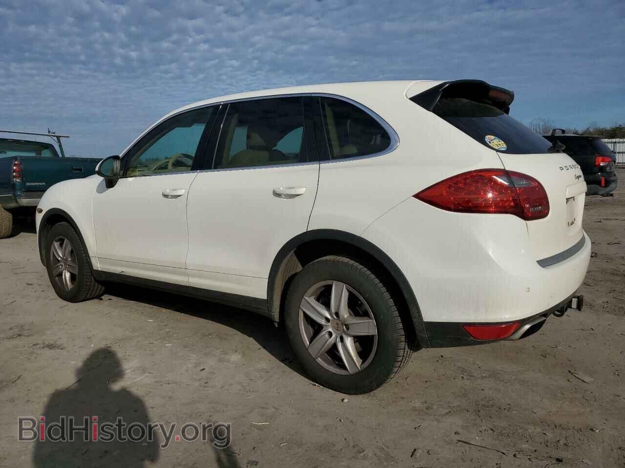 2011 PORSCHE CAYENNE - VIN: WP1AA2A20BLA05552 - Photo 2