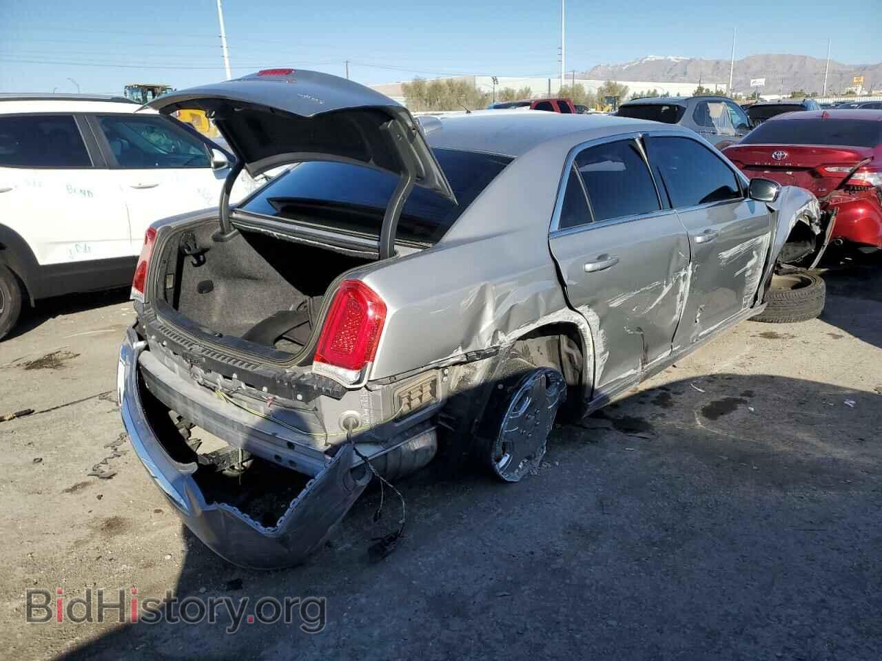 2016 CHRYSLER 300 - VIN: 2C3CCAAG1GH230260 - Фото 3
