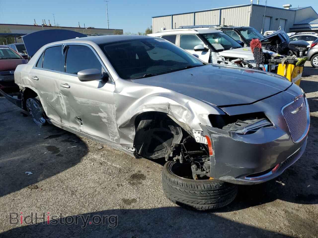 2016 CHRYSLER 300 - VIN: 2C3CCAAG1GH230260 - Фото 4