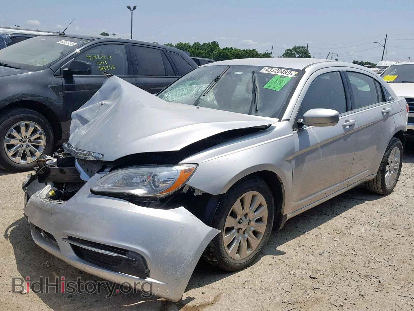 2012 CHRYSLER 200 - VIN: 1C3CCBAB5CN223128 - Фото 2