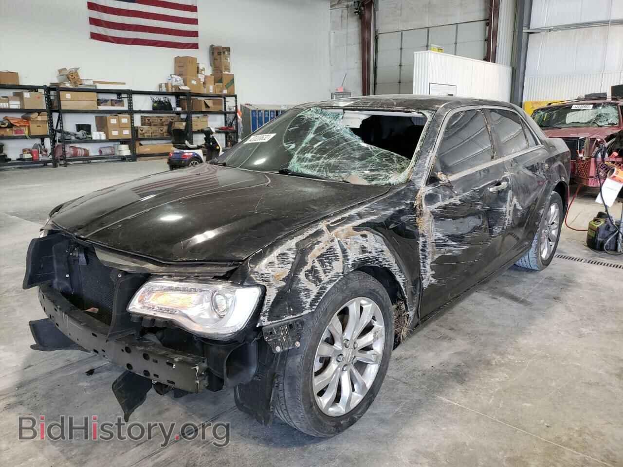 2016 CHRYSLER 300 - VIN: 2C3CCAKG3GH191136 - Photo 2
