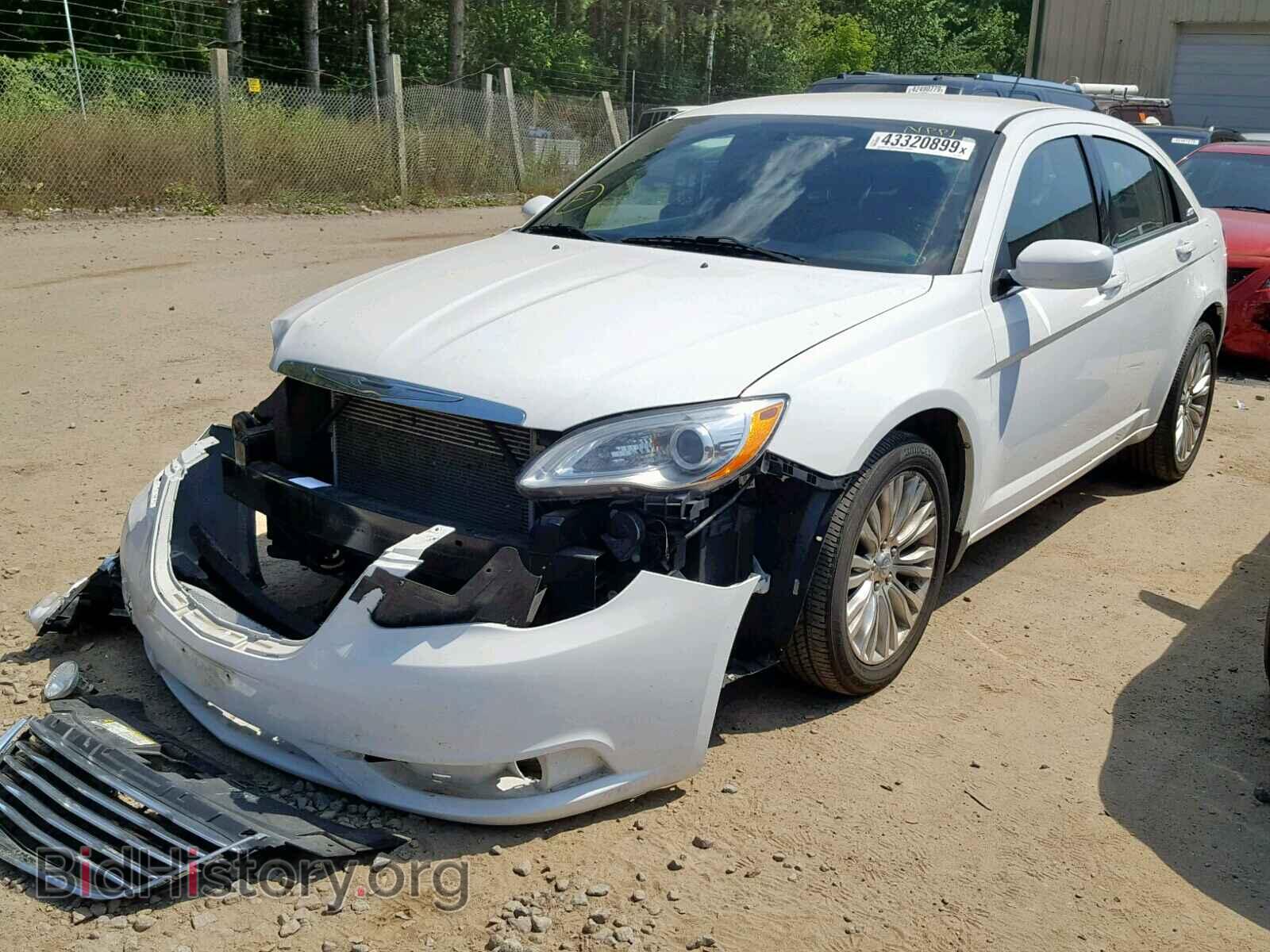 2013 CHRYSLER 200 - VIN: 1C3CCBAB2DN671814 - Фото 2