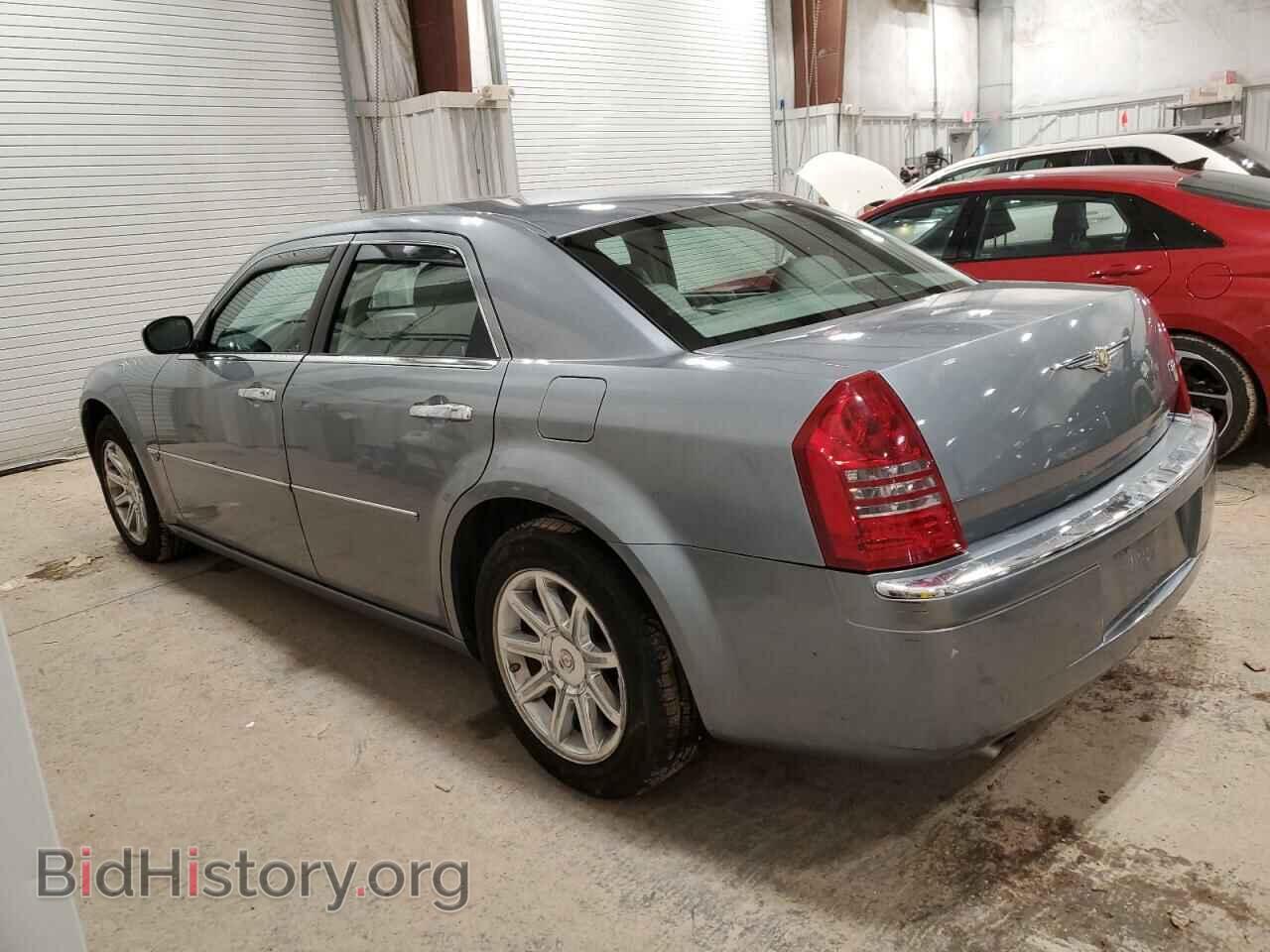 2006 CHRYSLER 300 - VIN: 2C3KA63H56H365602 - Фото 2