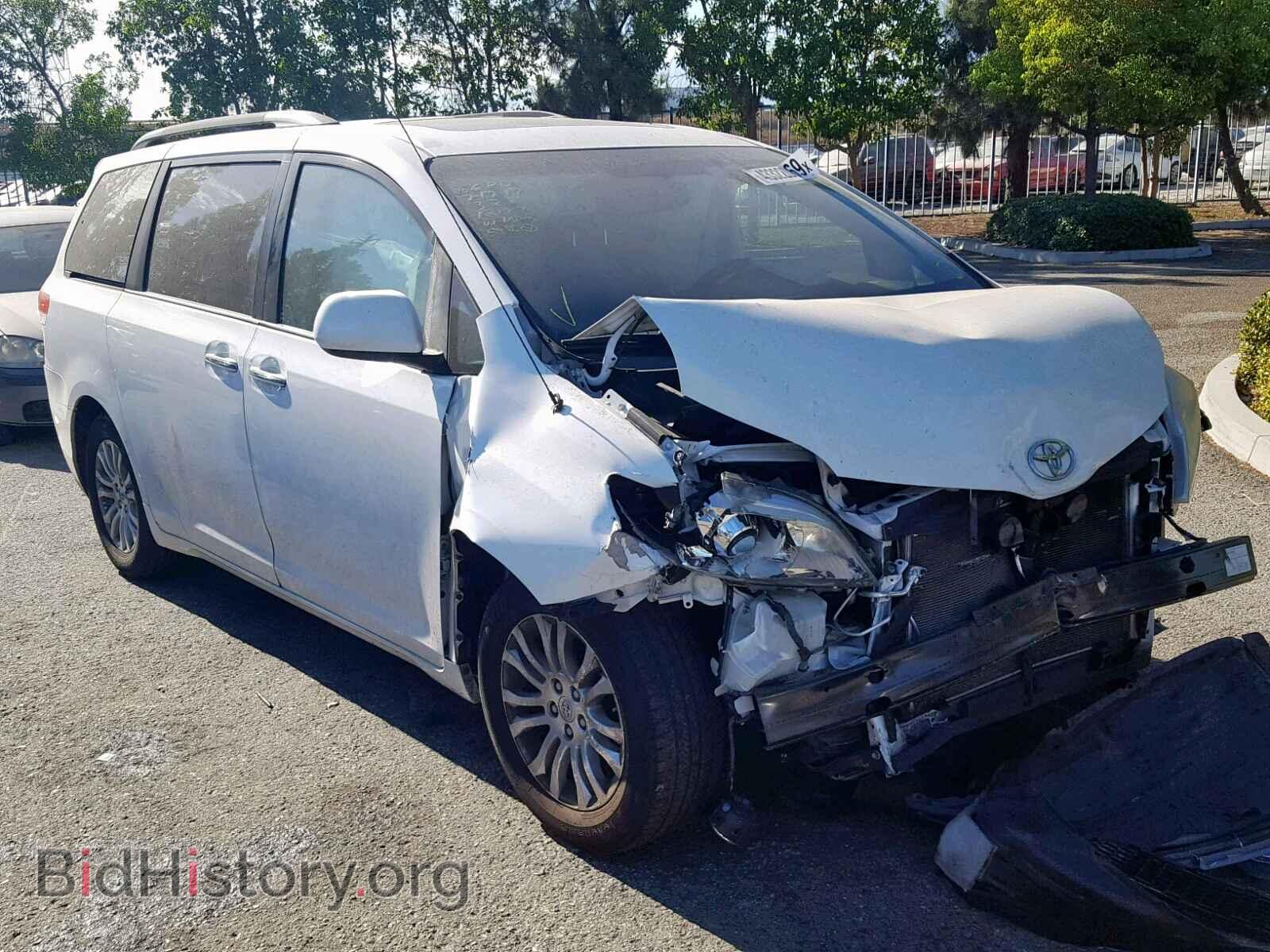 Photo 5TDYK3DC0CS260435 - TOYOTA SIENNA XLE 2012