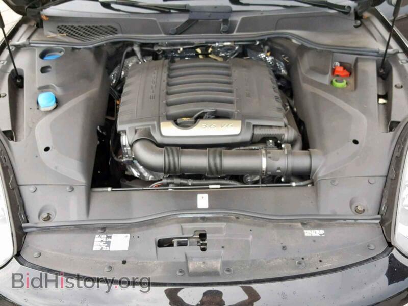 2016 Porsche CAYENNE (VIN WP1AA2A22GLA11425) — photo 7 of 10