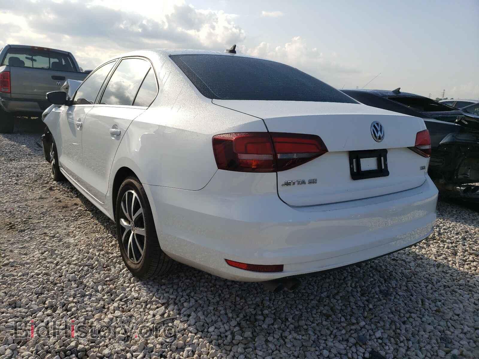 2017 VOLKSWAGEN JETTA - VIN: 3VWDB7AJ0HM332084 - Фото 3