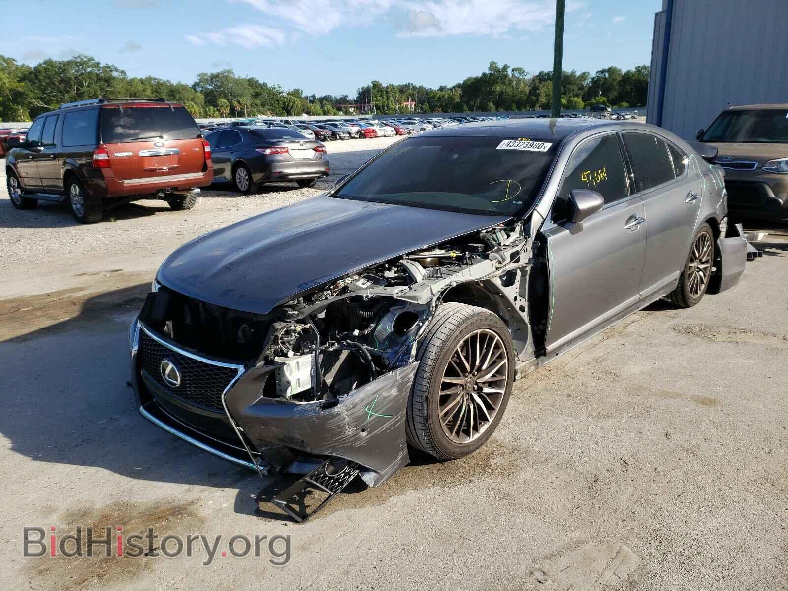 2015 LEXUS LS460 - VIN: JTHBL5EF2F5133637 - Photo 2
