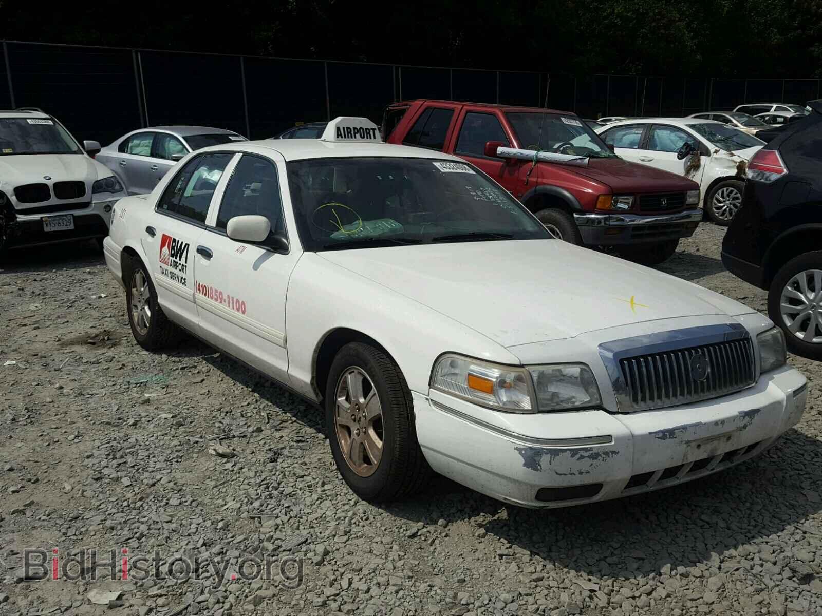 Photo 2FABP7EV8BX158467 - FORD CROWN VIC 2011