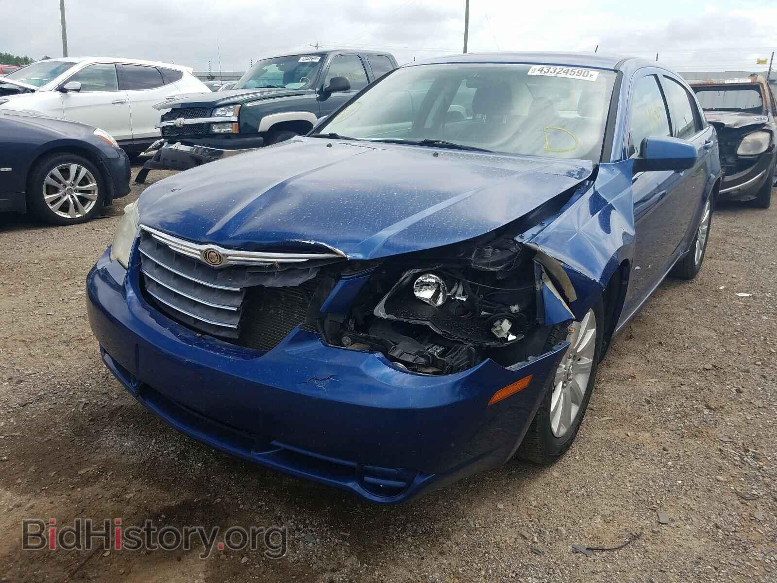 2010 CHRYSLER SEBRING - VIN: 1C3CC5FB1AN110686 - Фото 2