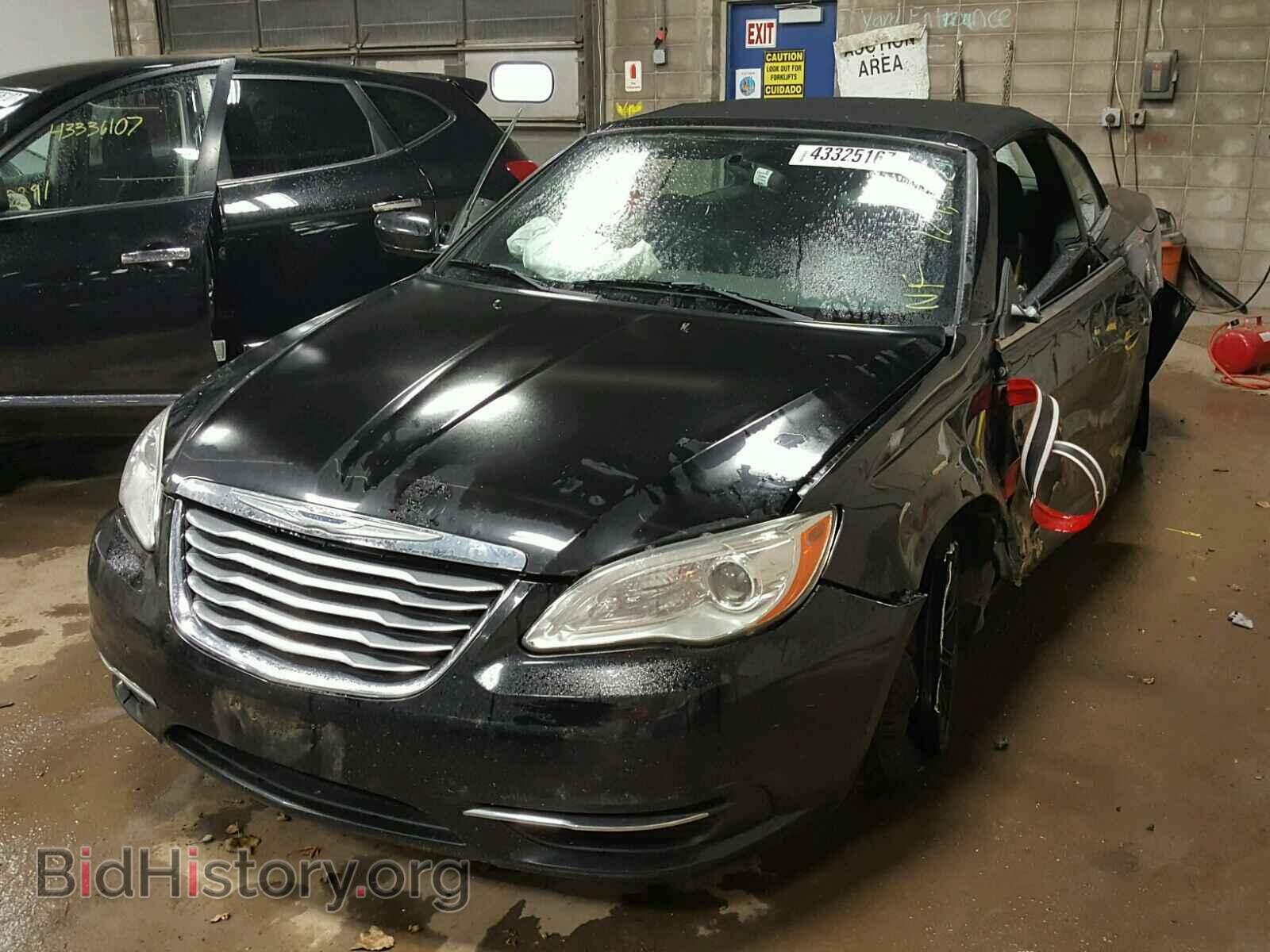 2011 CHRYSLER 200 - VIN: 1C3BC2EB3BN586127 - Фото 2
