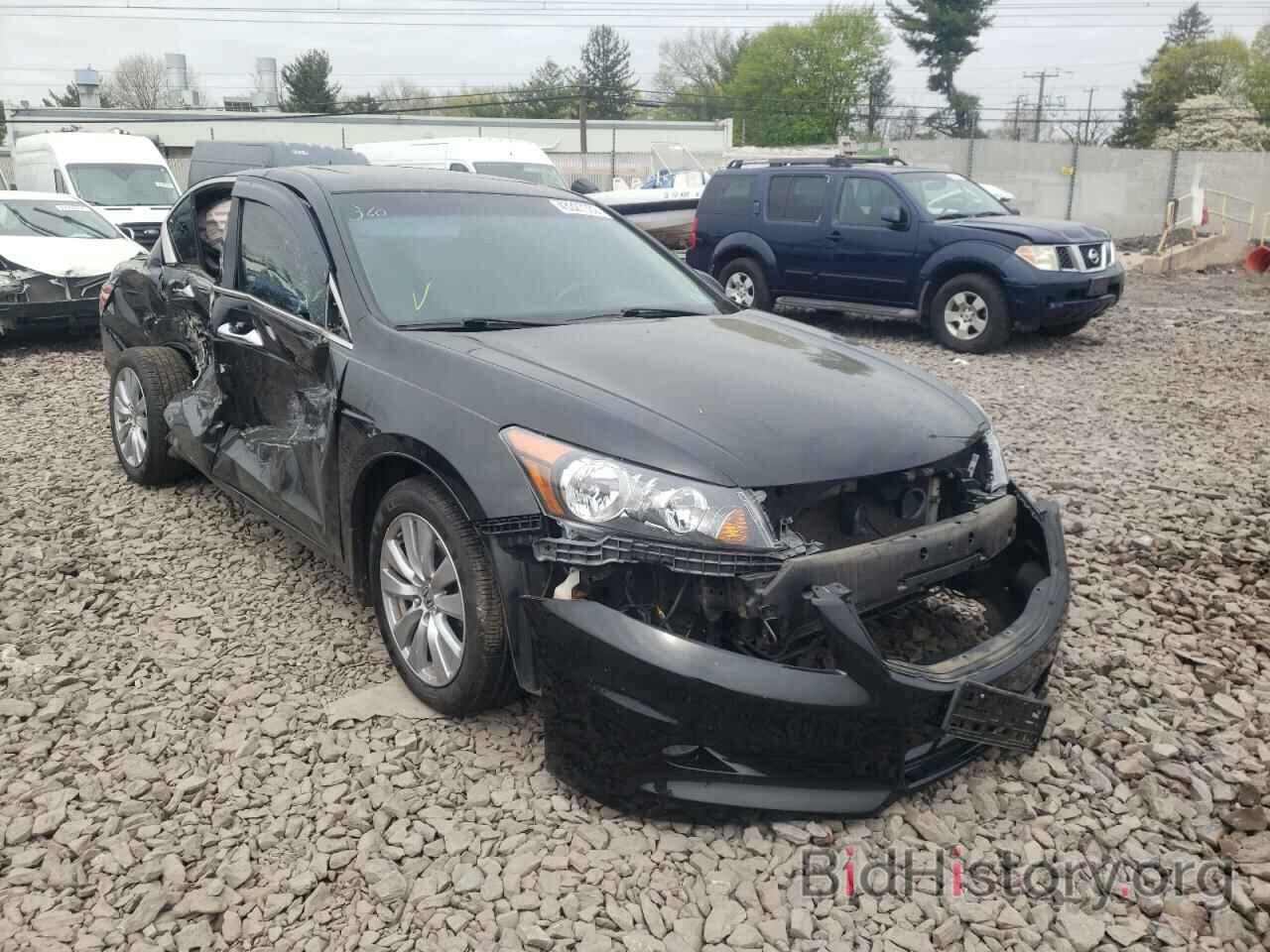 Photo 1HGCP3F87BA002849 - HONDA ACCORD 2011