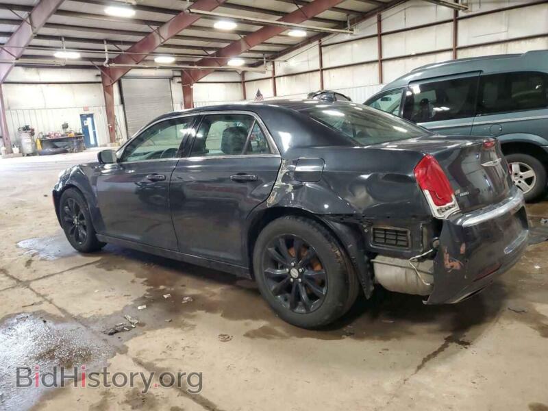 2016 Chrysler 300 (VIN 2C3CCARG4GH358464) — фото 2 из 14