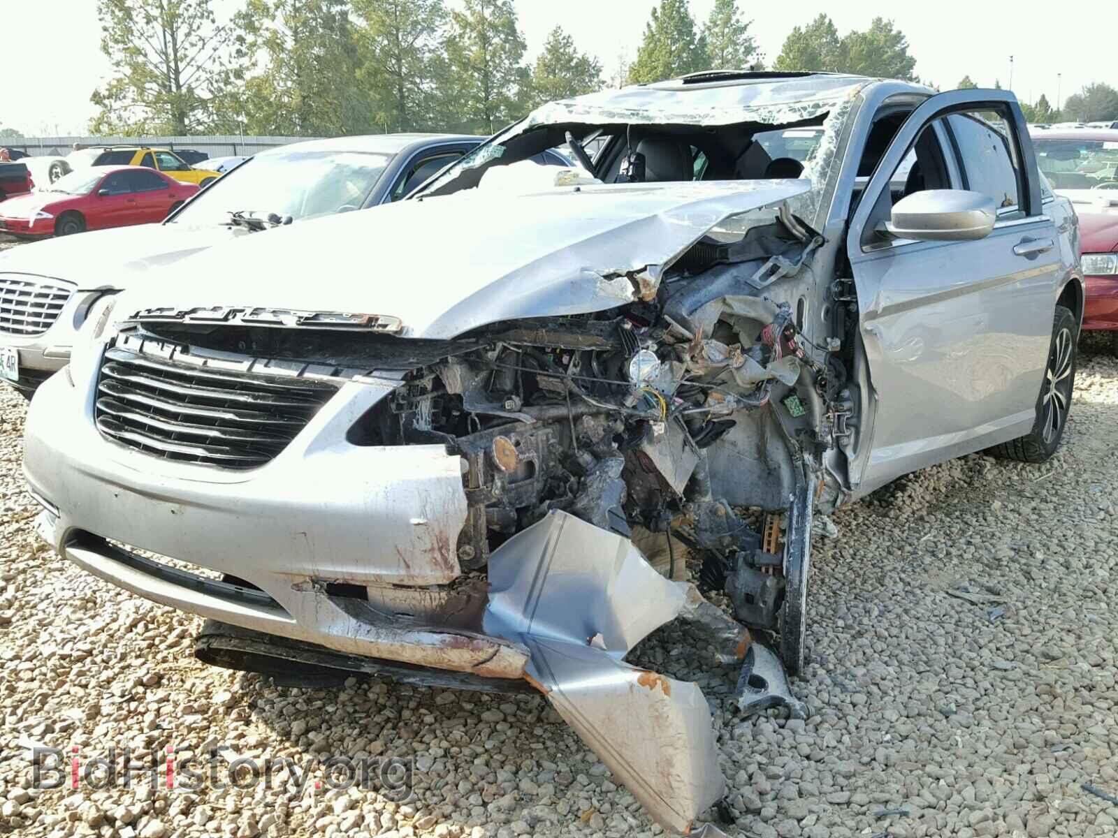 2013 CHRYSLER 200 - VIN: 1C3CCBCG7DN546073 - Фото 2