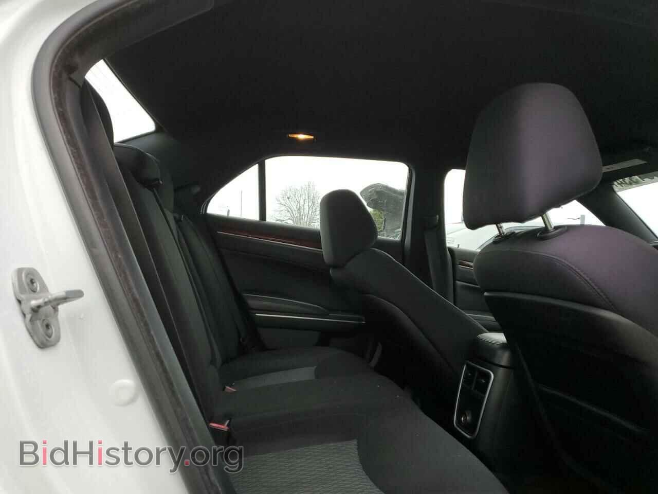2012 CHRYSLER 300 - VIN: 2C3CCAAG3CH312310 - Фото 10