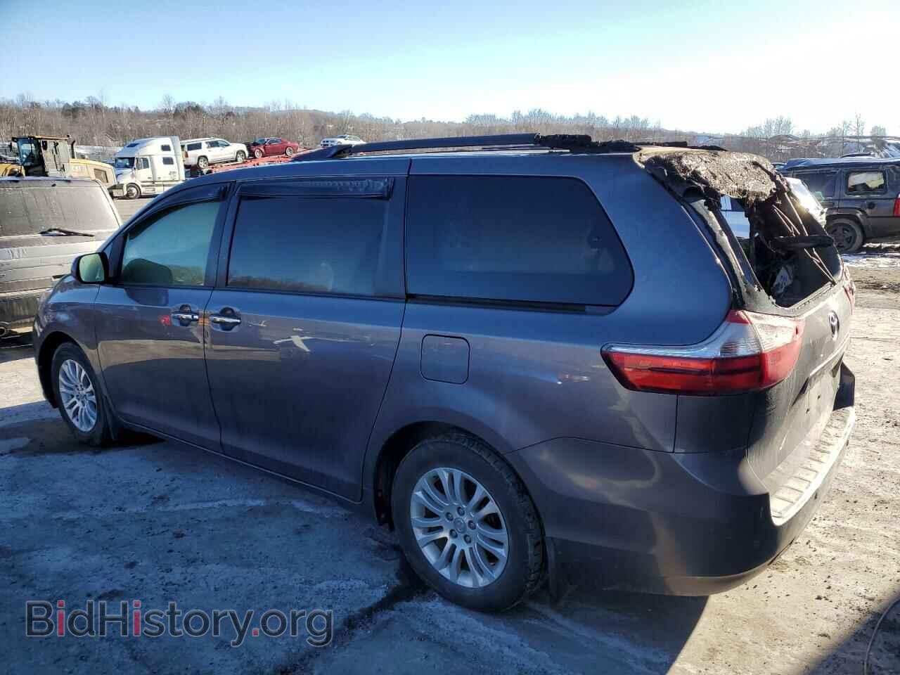 2017 TOYOTA All Models - VIN: 5TDYZ3DCXHS797042 - Фото 2