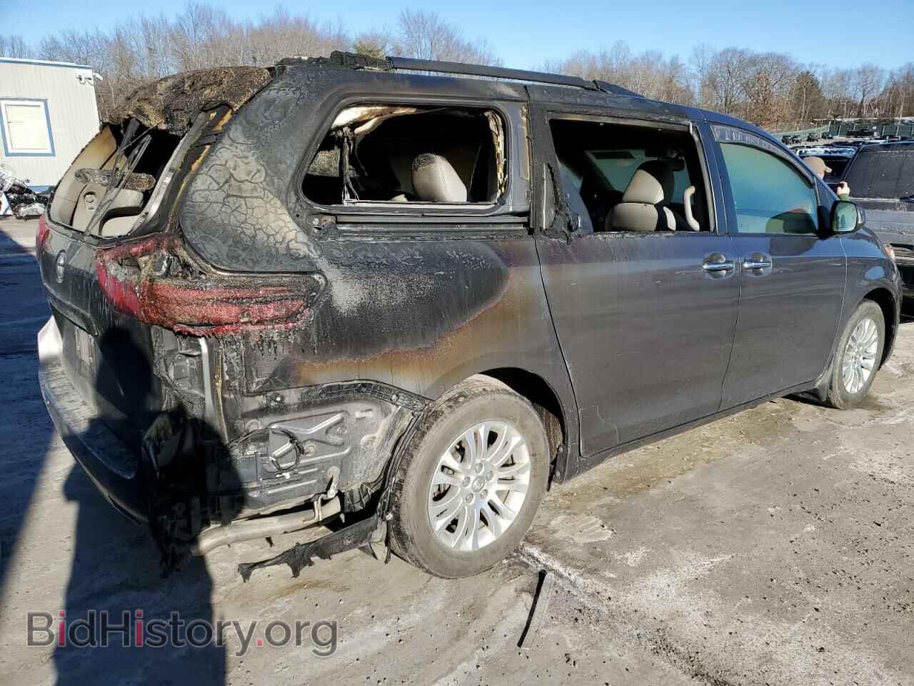 2017 TOYOTA All Models - VIN: 5TDYZ3DCXHS797042 - Фото 3