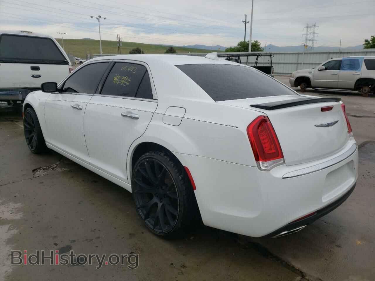 2019 CHRYSLER 300 - VIN: 2C3CCAEG4KH536288 - Фото 3