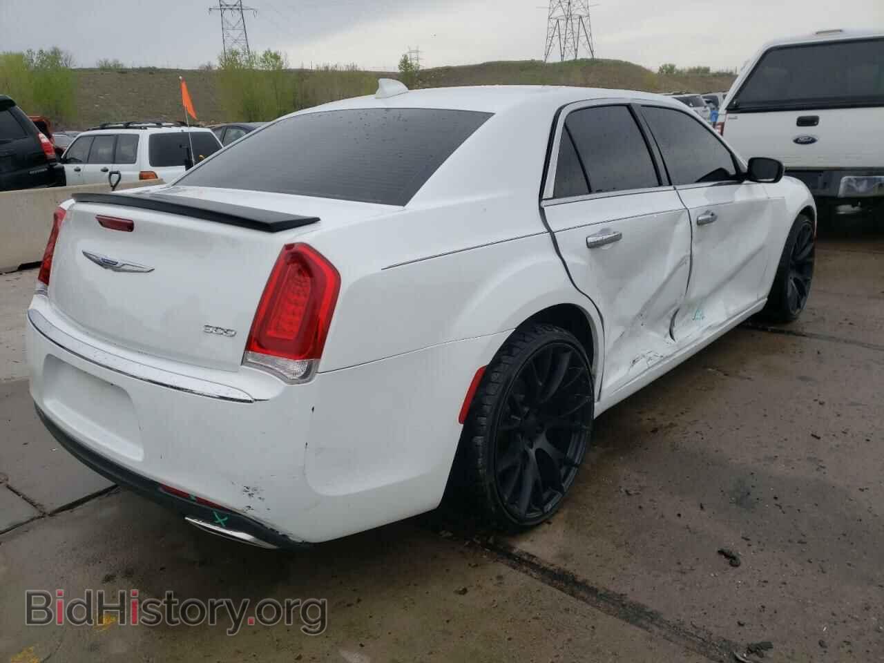 2019 CHRYSLER 300 - VIN: 2C3CCAEG4KH536288 - Фото 4
