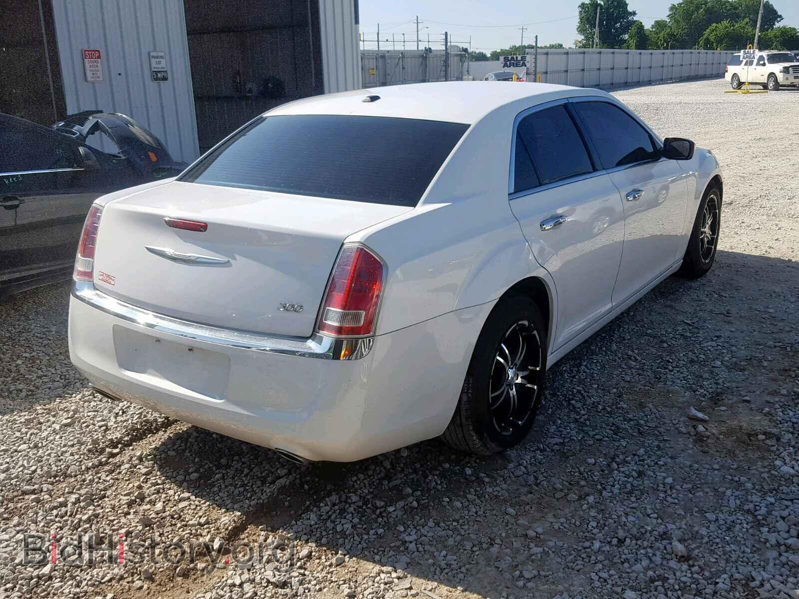 2012 CHRYSLER 300 - VIN: 2C3CCACG4CH212410 - Фото 4