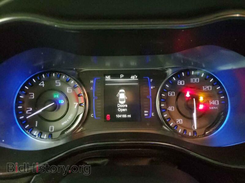 2016 Chrysler 200 (VIN 1C3CCCBB9GN113886) — фото 9 из 14