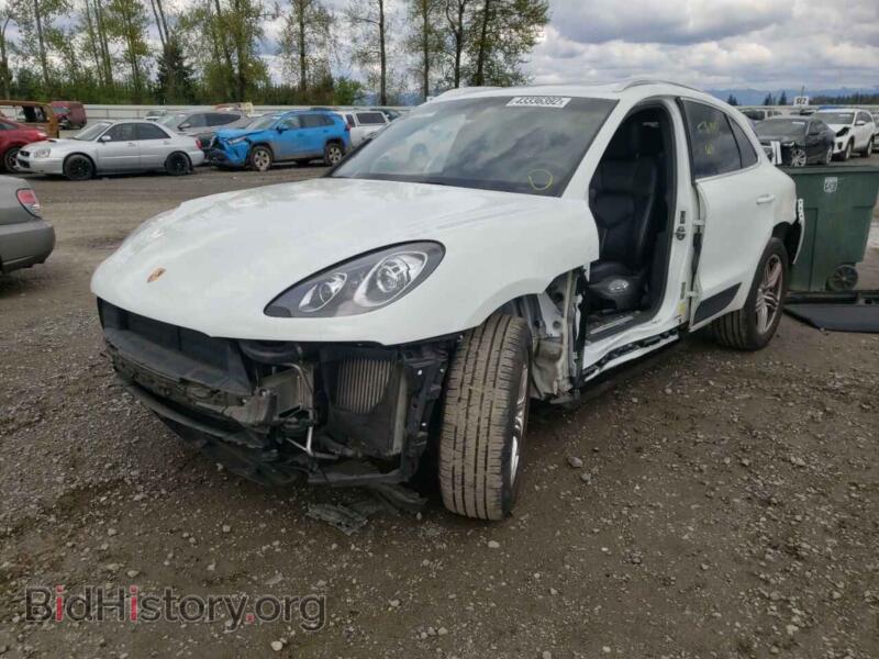 2016 Porsche MACAN (VIN WP1AB2A53GLB57677) — photo 2 of 10