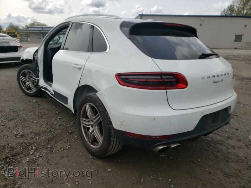 2016 Porsche MACAN (VIN WP1AB2A53GLB57677) — photo 3 of 10