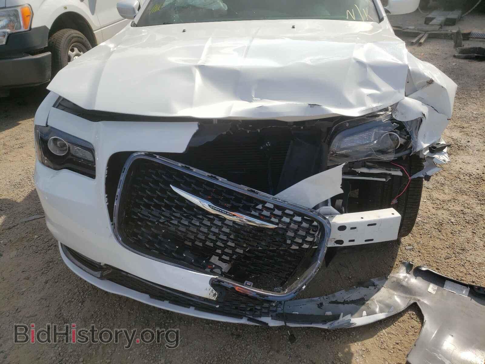 2015 CHRYSLER 300 - VIN: 2C3CCABG8FH887313 - Фото 9