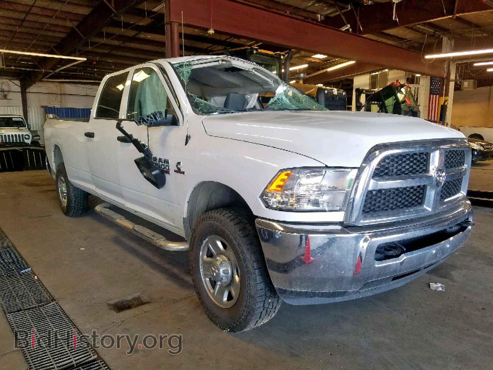 Photo 3C6UR5HL3JG164804 - RAM 2500 ST 2018