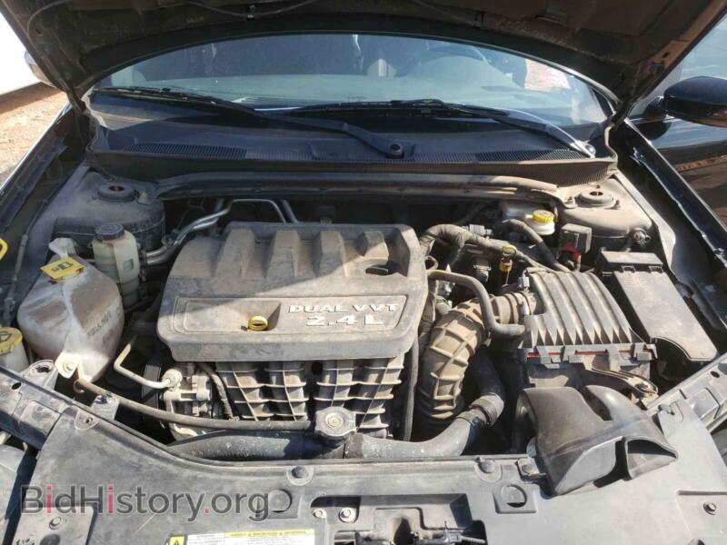 2013 Chrysler 200 (VIN 1C3CCBAB7DN562037) — фото 7 из 10